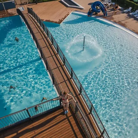 Modern With Pool For Four Guests * Bibione
