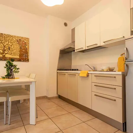 Apartmán Modern With Pool For Four Guests