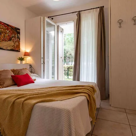 Modern With Pool For Four Guests Apartmán Bibione