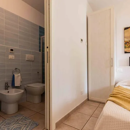 Modern With Pool For Four Guests 아파트
