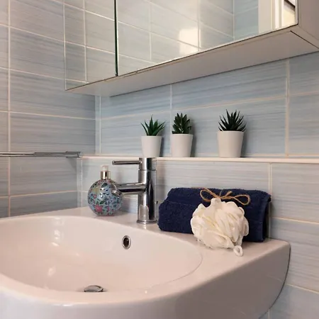 Apartmán Modern With Pool For Four Guests *