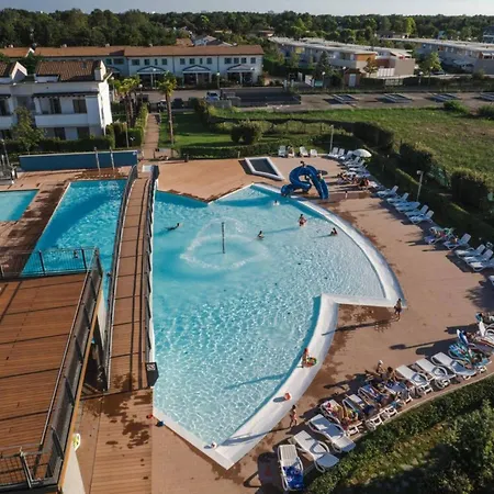 Apartmán Modern With Pool For Four Guests