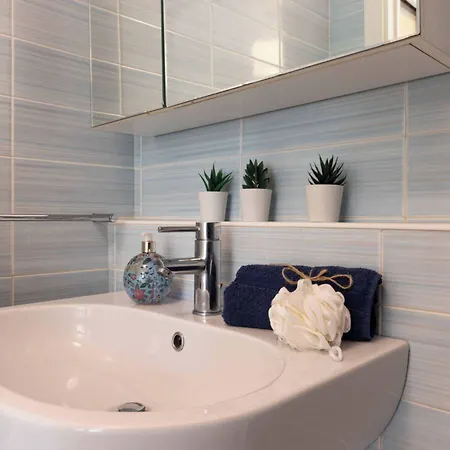 Modern With Pool For Four Guests Apartmán