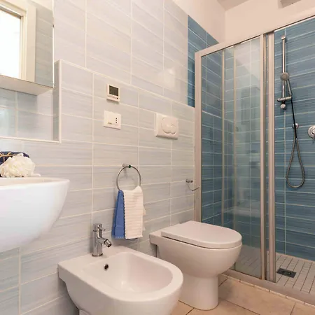 Apartmán Modern With Pool For Four Guests *