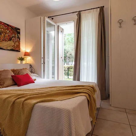 Modern With Pool For Four Guests Apartmán *