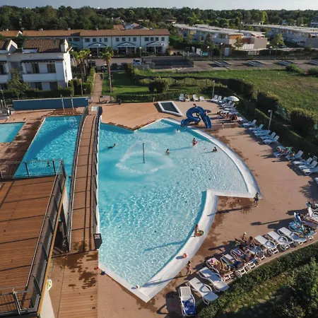 Modern With Pool For Four Guests Apartmán Bibione