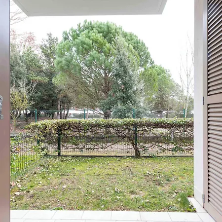 Apartmán Modern With Pool For Four Guests